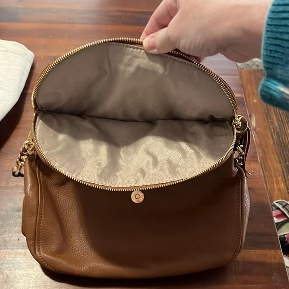 Michael Kors Leather Bag Brown Saffiano Gold Hardware & Tassel - Picture 4 of 14